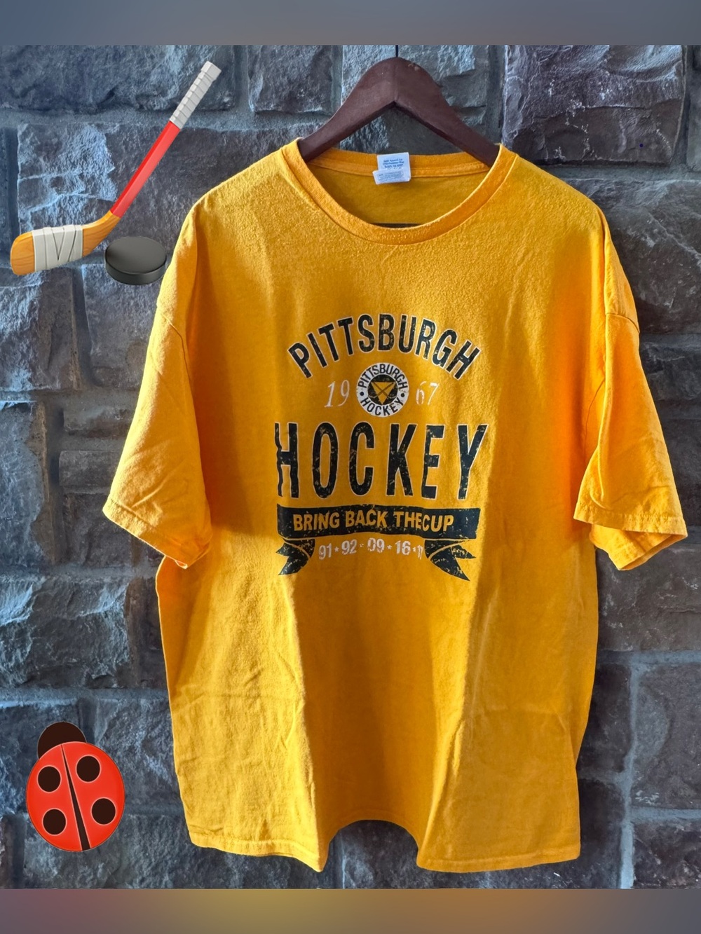 Pittsburgh Hockey Yellow Graphic T-Shirt - XXL